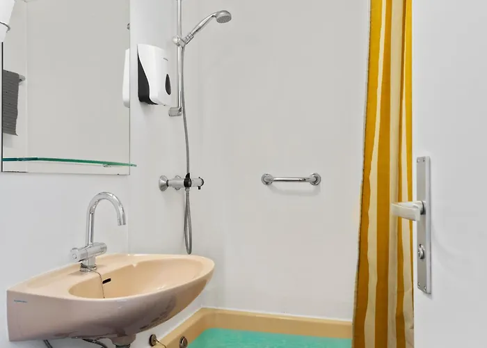 Апартаменты 1 Bedroom Amazing In *